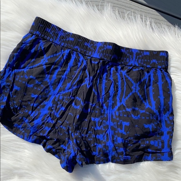 Express blue and black elastic shorts - Picture 4 of 4